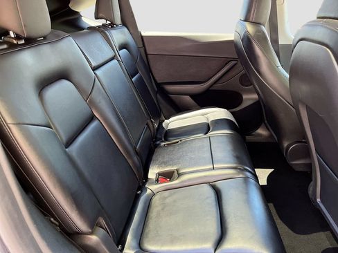 Used 2023 Tesla Model Y Long Range AWD/4WD image 28