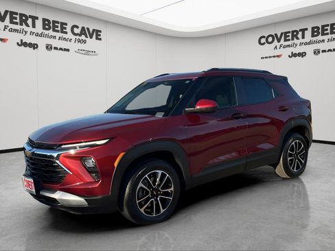 Used 2024 Chevrolet TrailBlazer LT image 3