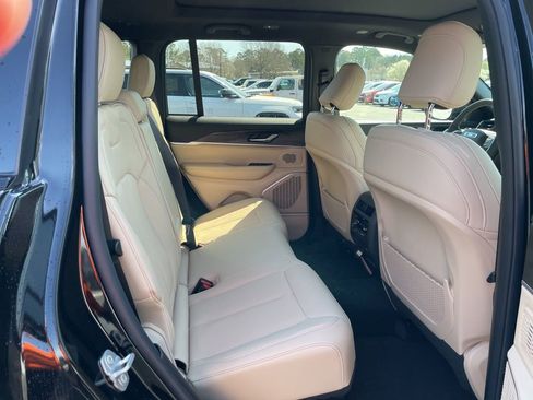 New 2026 Jeep Grand Cherokee Limited AWD/4WD image 16