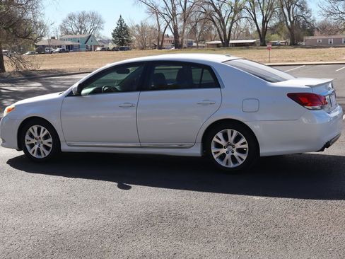 Used 2011 Toyota Avalon Limited image 8