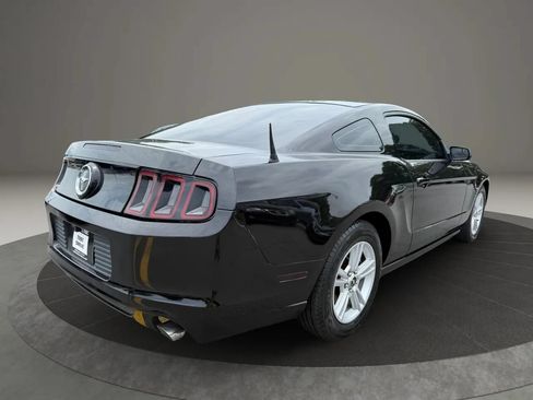 Used 2014 Ford Mustang Coupe RWD image 3
