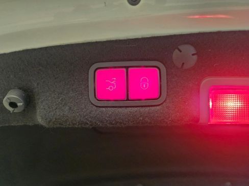 Used 2019 Mercedes-Benz C 300 4MATIC Sedan image 25