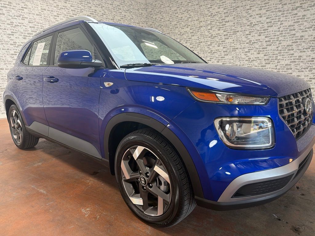 Certified 2026 Hyundai Venue SEL FWD image 1