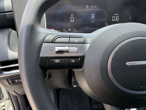 Used 2025 Hyundai Santa Cruz SEL FWD image 16