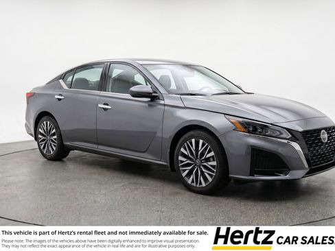 Used 2025 Nissan Altima 2.5 SV FWD image 1