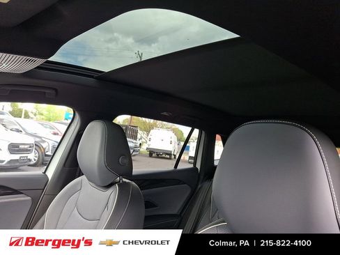 Used 2026 Volkswagen Tiguan SEL R-Line image 17