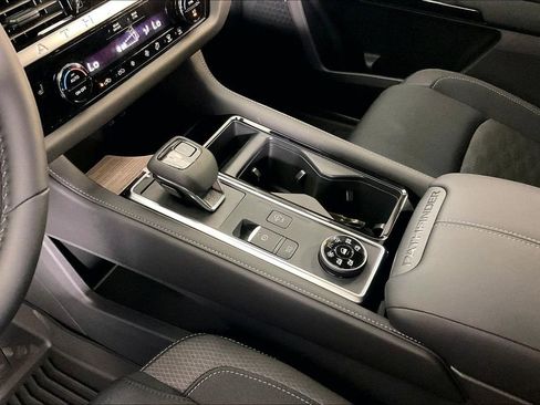 New 2026 Nissan Pathfinder SV AWD/4WD image 12