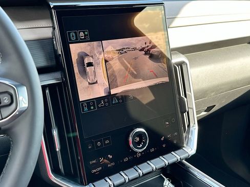 New 2026 GMC Acadia Elevation w/ Elevation Premium Package FWD image 23
