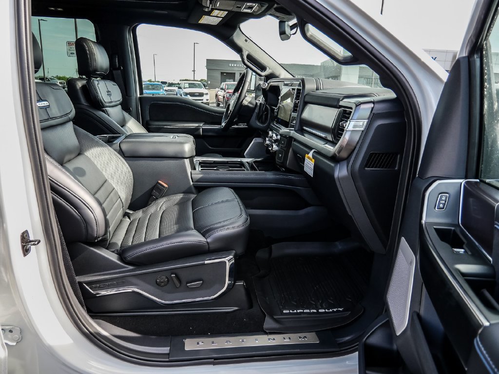 Used 2026 Ford F450 Platinum AWD/4WD image 16