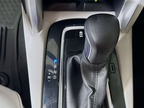 Certified 2025 Toyota Corolla Cross LE w/ Moonroof Package FWD image 18