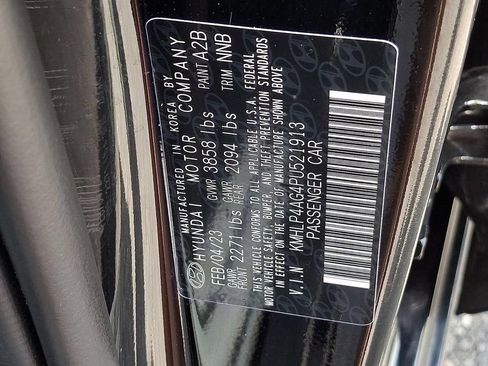Used 2023 Hyundai Elantra Limited FWD image 31