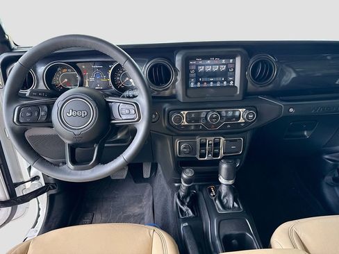 Used 2023 Jeep Wrangler Unlimited Sport AWD/4WD image 24