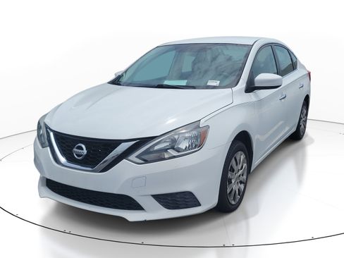 Used 2016 Nissan Sentra S FWD image 3