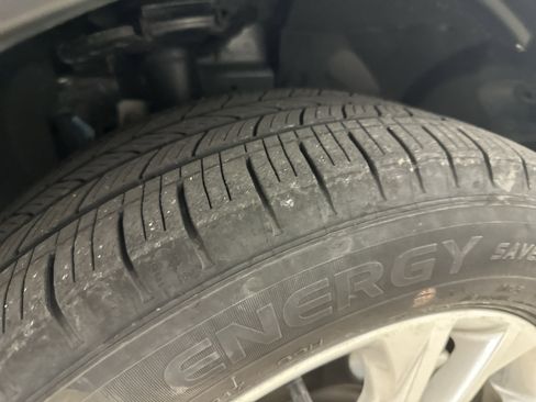 Used 2019 Ford Escape SE image 12