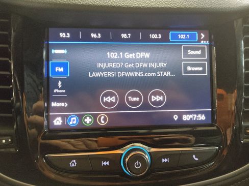 Used 2020 Chevrolet Trax LT w/ LT Convenience Package FWD image 25