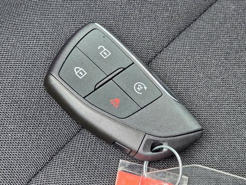 New 2026 Chevrolet Equinox EV LT image 17