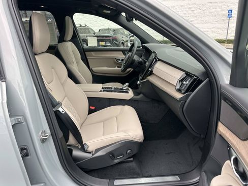 Used 2026 Volvo XC90 T8 Plus w/ Protection Package Premier AWD/4WD image 21