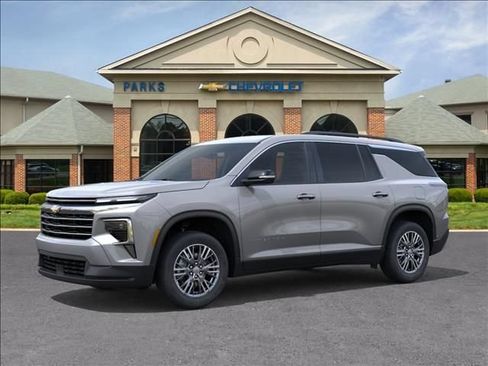 New 2026 Chevrolet Traverse LT w/ Driver Confidence Package FWD image 3