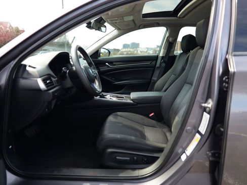 Used 2019 Honda Accord EX image 17