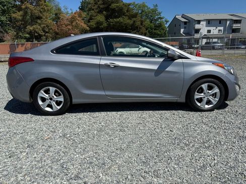 Used 2013 Hyundai Elantra FWD image 5