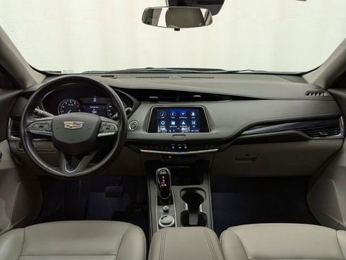 Certified 2023 Cadillac XT4 Luxury FWD image 16