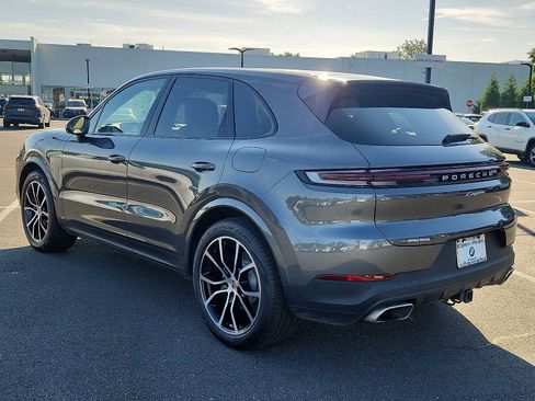 Used 2025 Porsche Cayenne E-Hybrid AWD/4WD image 4