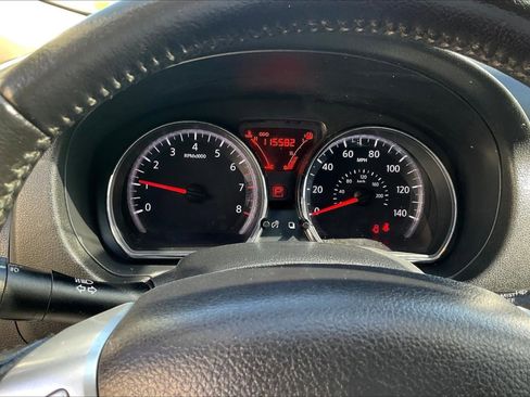 Used 2014 Nissan Versa Note SV w/ SL Package FWD image 13