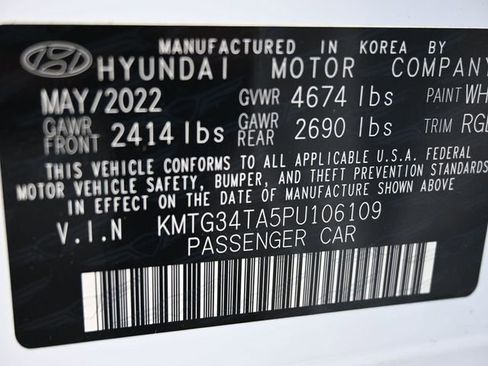 Used 2023 Genesis G70 2.0T w/ Sport Prestige Package image 8