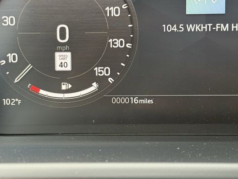 New 2025 Land Rover Defender 110 S image 29