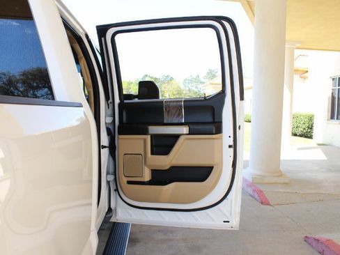 Used 2019 Ford F250 Lariat w/ Lariat Ultimate Package image 30