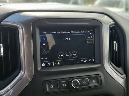 Used 2023 Chevrolet Silverado 1500 Custom image 25