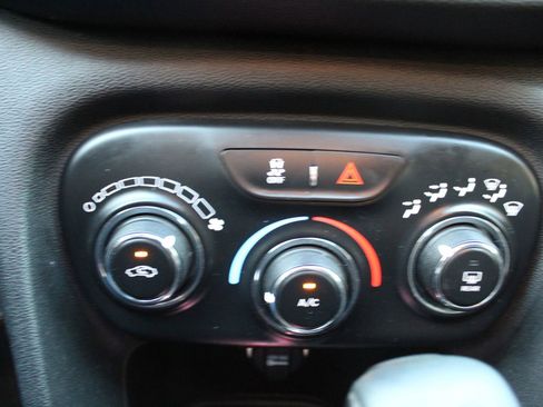 Used 2015 Dodge Dart SXT FWD image 20