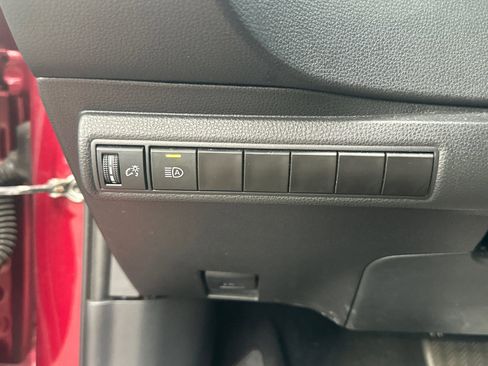 Used 2024 Toyota Corolla SE image 31