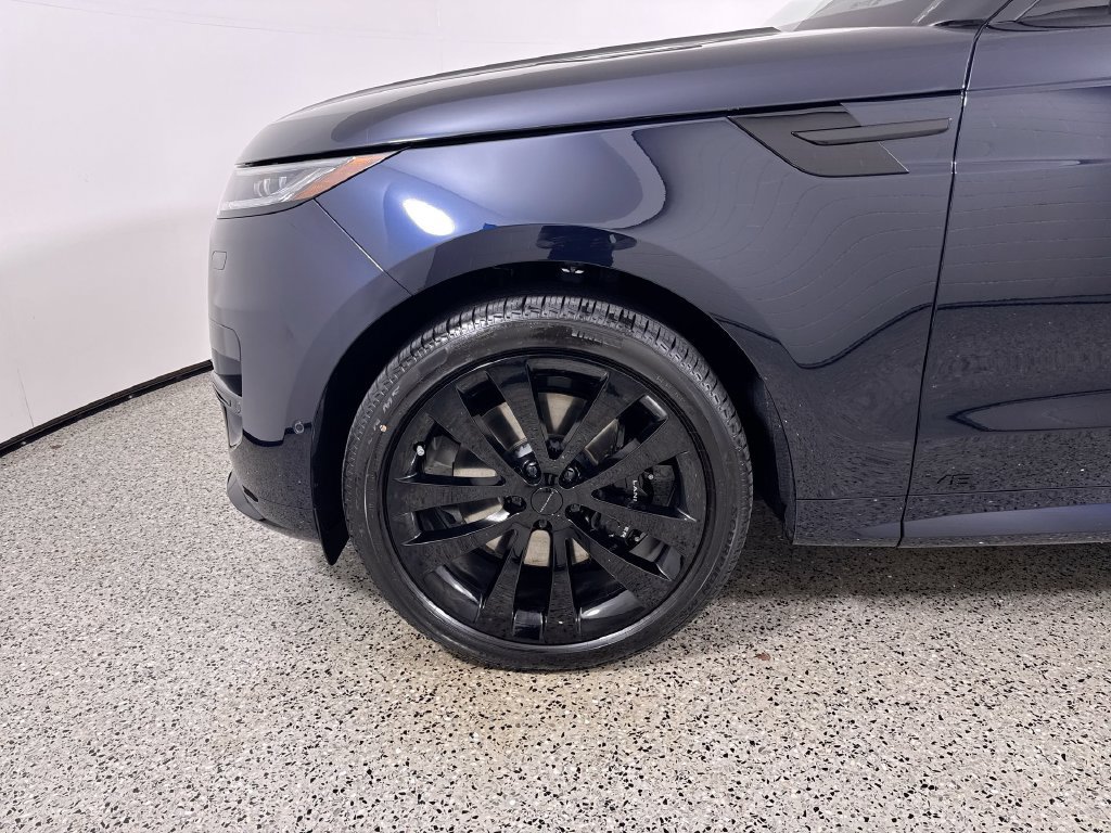 New 2027 Land Rover Range Rover Sport Dynamic SE AWD/4WD image 10
