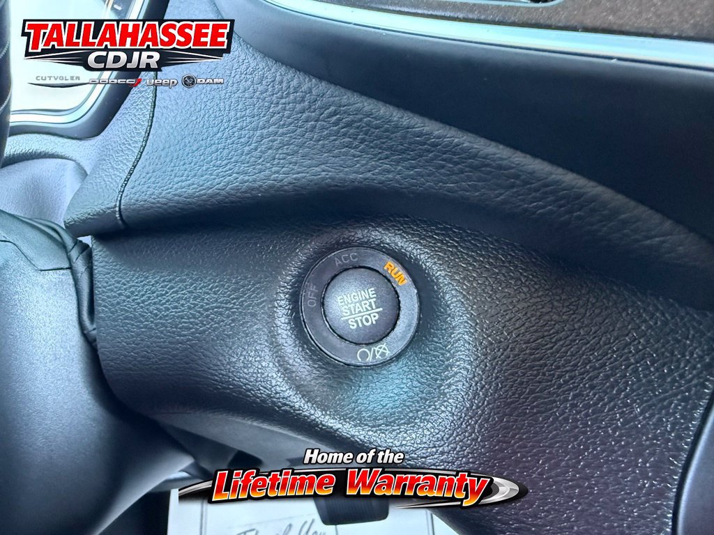 Used 2022 Jeep Cherokee Trailhawk w/ Comfort/Convenience Group AWD/4WD image 28