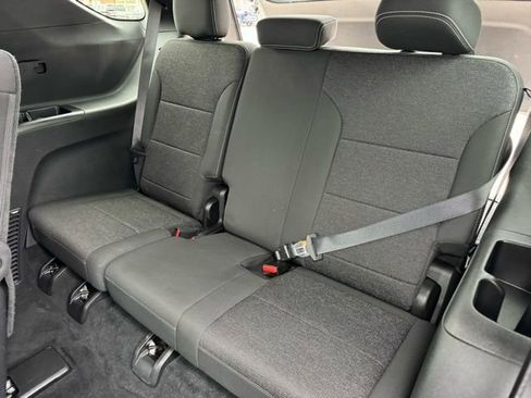 Certified 2025 Chevrolet Traverse LT image 10