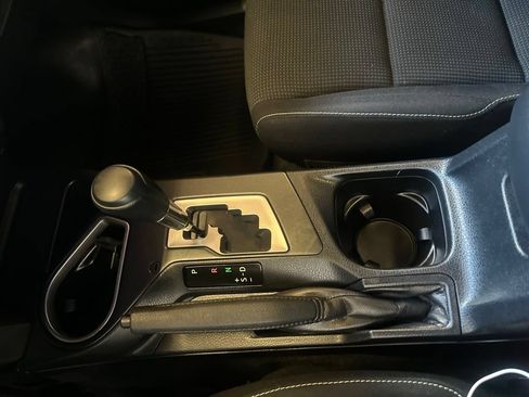 Used 2016 Toyota RAV4 XLE AWD/4WD image 17