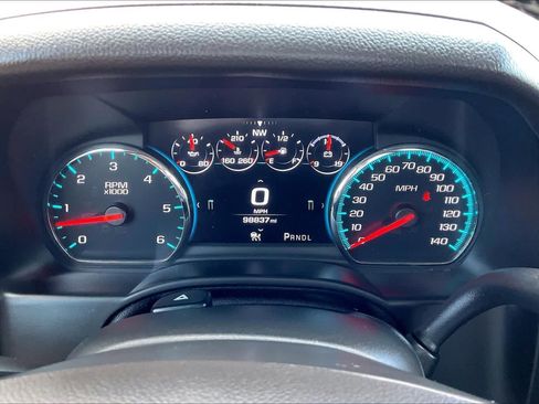 Used 2020 Chevrolet Suburban Premier w/ Premier Plus Edition RWD image 26