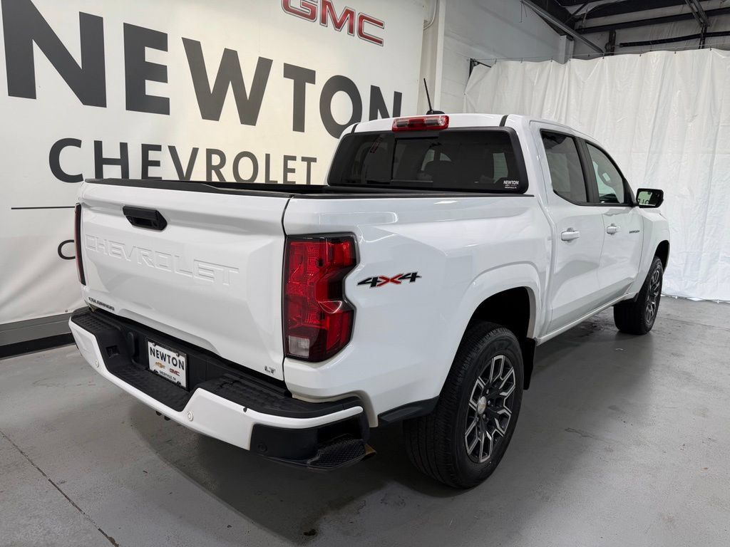 Used 2023 Chevrolet Colorado LT w/ LT Convenience Package II AWD/4WD image 34