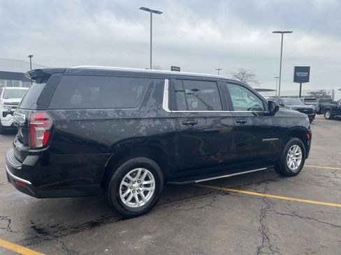 Certified 2024 Chevrolet Suburban LT image 2