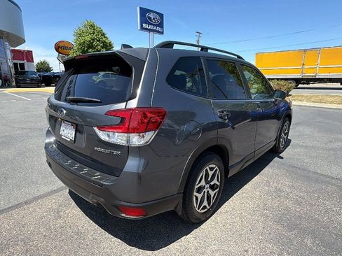 Used 2020 Subaru Forester Premium AWD/4WD image 4