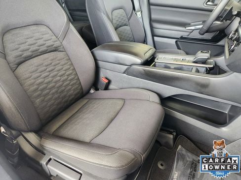 Used 2025 Nissan Pathfinder SV FWD image 14