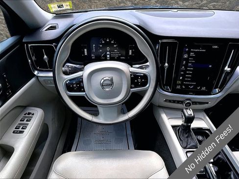 Used 2019 Volvo S60 T5 Momentum w/ Premium Package FWD image 5