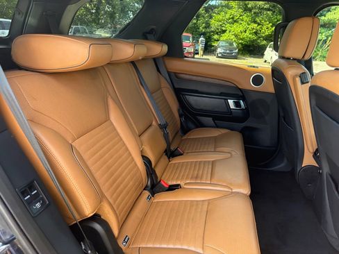 Used 2019 Land Rover Discovery HSE Luxury image 15