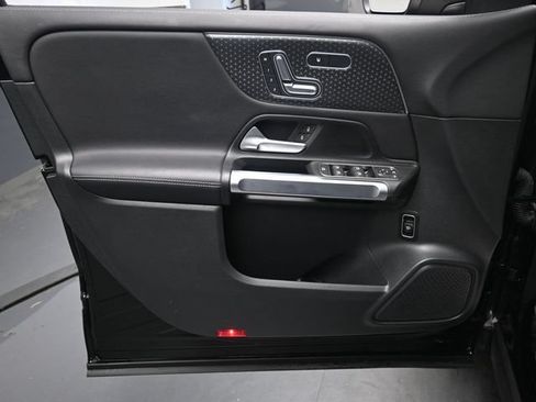 Used 2025 Mercedes-Benz GLB 250 image 19