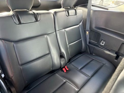 Used 2025 Ford Explorer ST-Line image 14