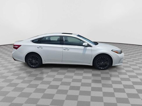 Used 2017 Toyota Avalon Touring FWD image 9