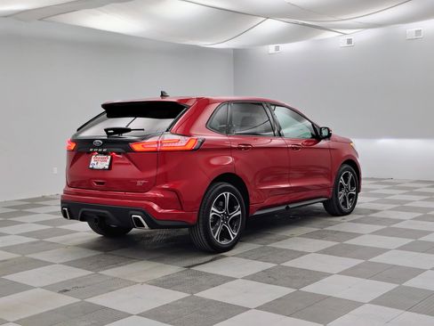 Used 2024 Ford Edge ST image 11