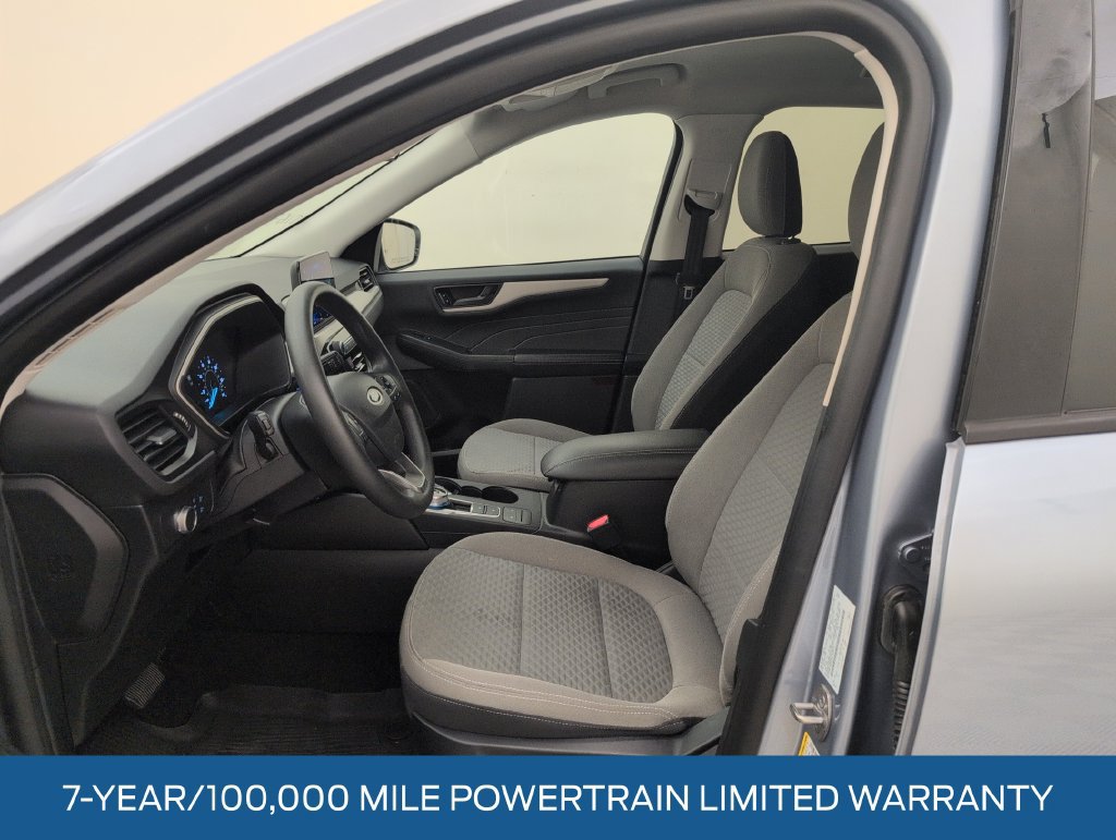 Used 2022 Ford Escape SE w/ SE Sport Appearance Package FWD image 4