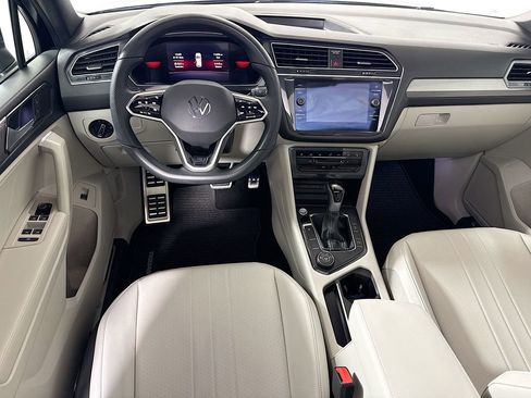 Used 2024 Volkswagen Tiguan SE R-Line image 23